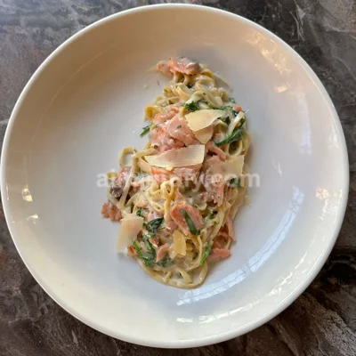 EV YAPIMI TAGLIATELLİ SALMONE